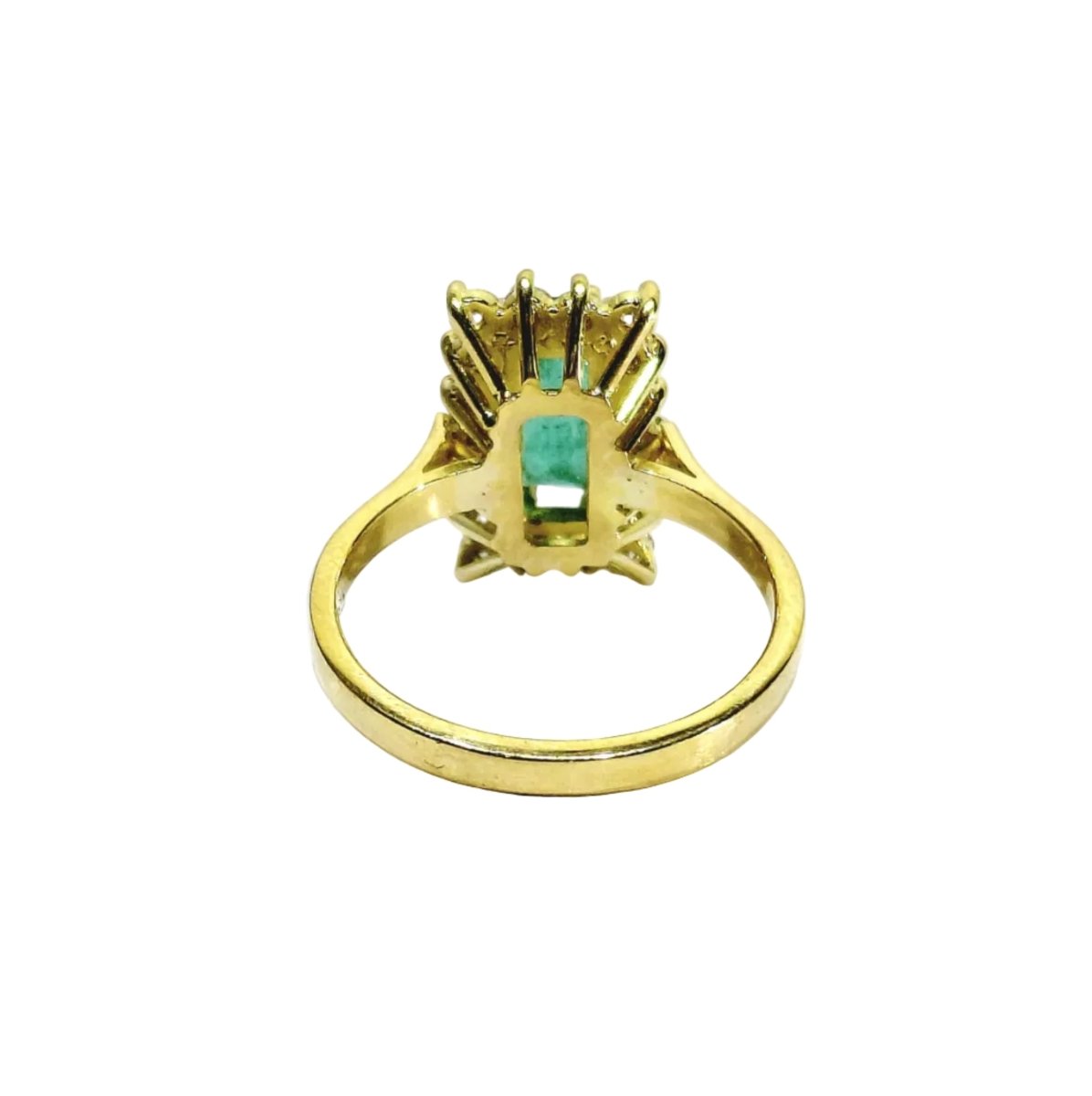 Bague Entourage en or jaune, émeraude, et diamants - Castafiore