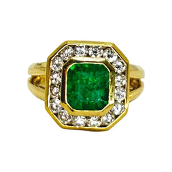Bague Entourage en or jaune, émeraude et diamants - Castafiore