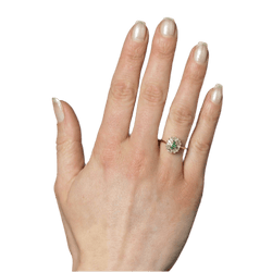 Bague Entourage en or jaune, émeraude et diamants - Castafiore