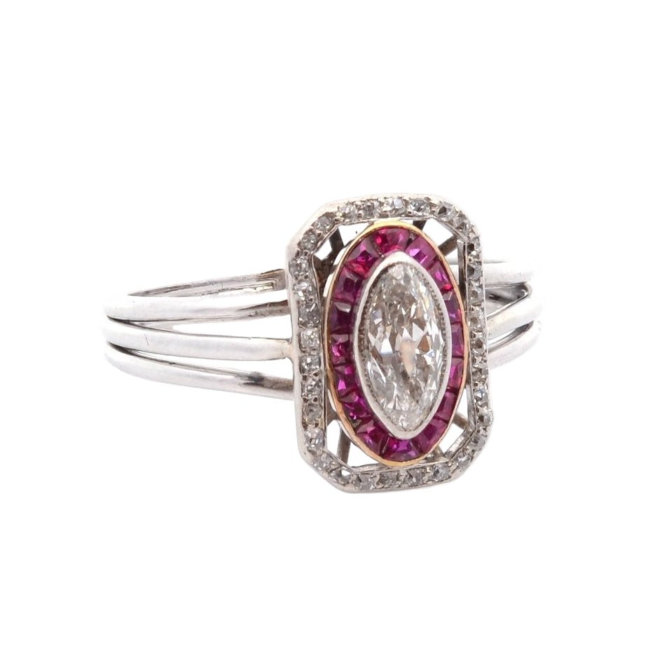 Bague Entourage en or jaune et platine avec diamants et rubis - Castafiore