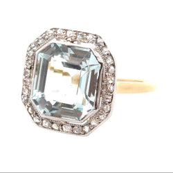 Bague Entourage en or jaune, platine, aigue - marine et diamants - Castafiore