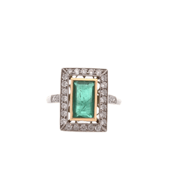 Bague Entourage en or jaune, platine, émeraude et diamants - Castafiore
