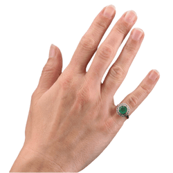 Bague Entourage en or jaune, platine, émeraude et diamants - Castafiore