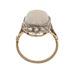 Bague Entourage en or jaune, platine, opale et diamants - Castafiore
