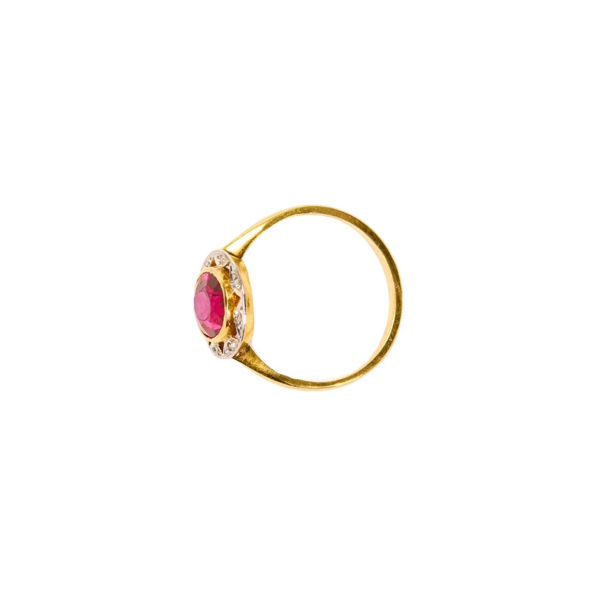 Bague Entourage en or jaune, platine, rubis, et diamants - Castafiore