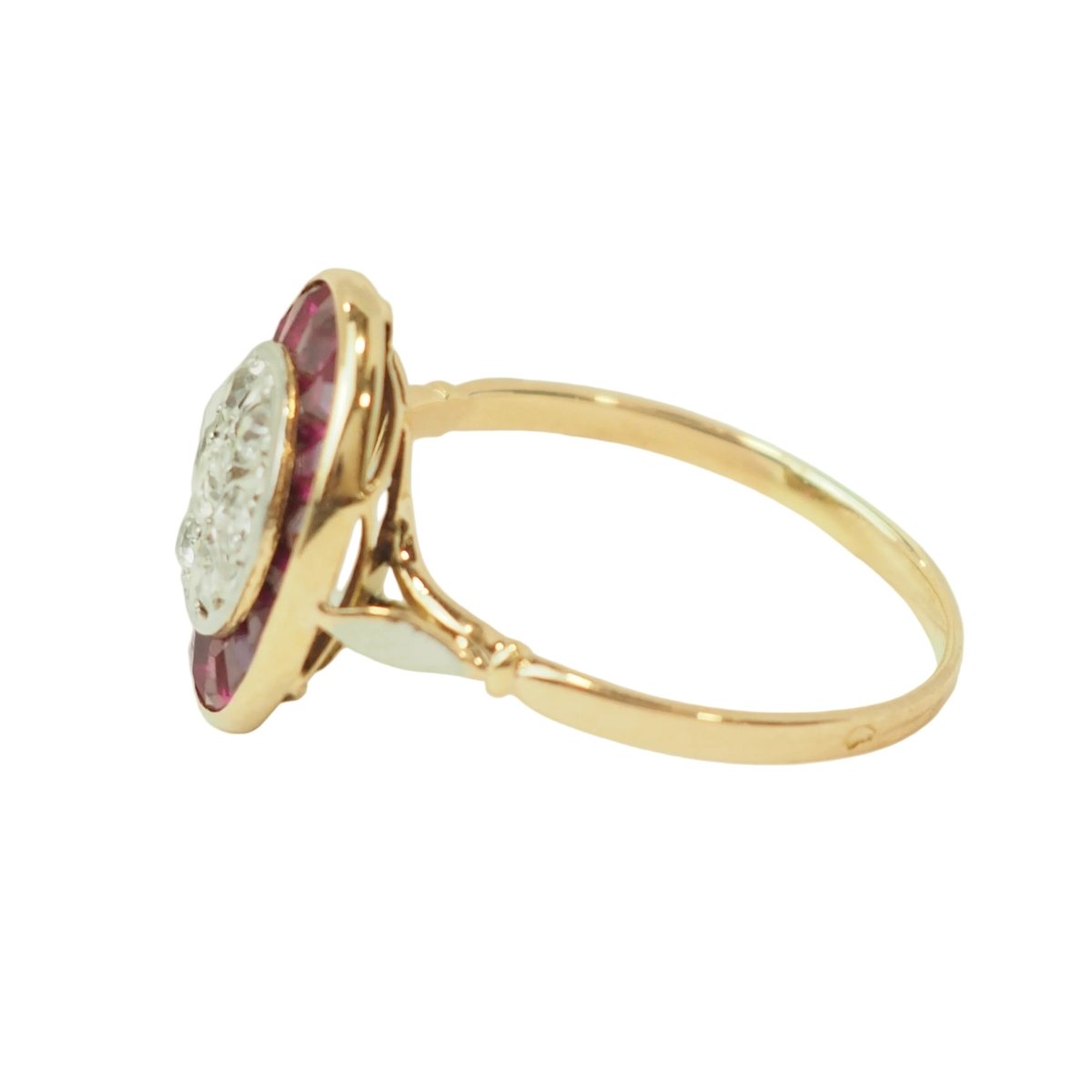 Bague Entourage en or jaune, platine, rubis et diamants - Castafiore
