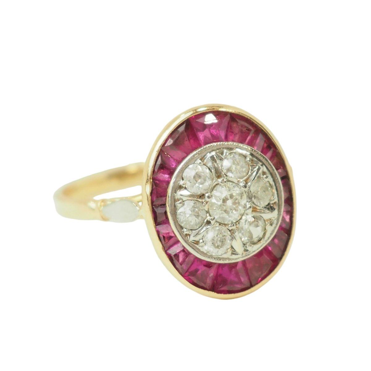 Bague Entourage en or jaune, platine, rubis et diamants - Castafiore