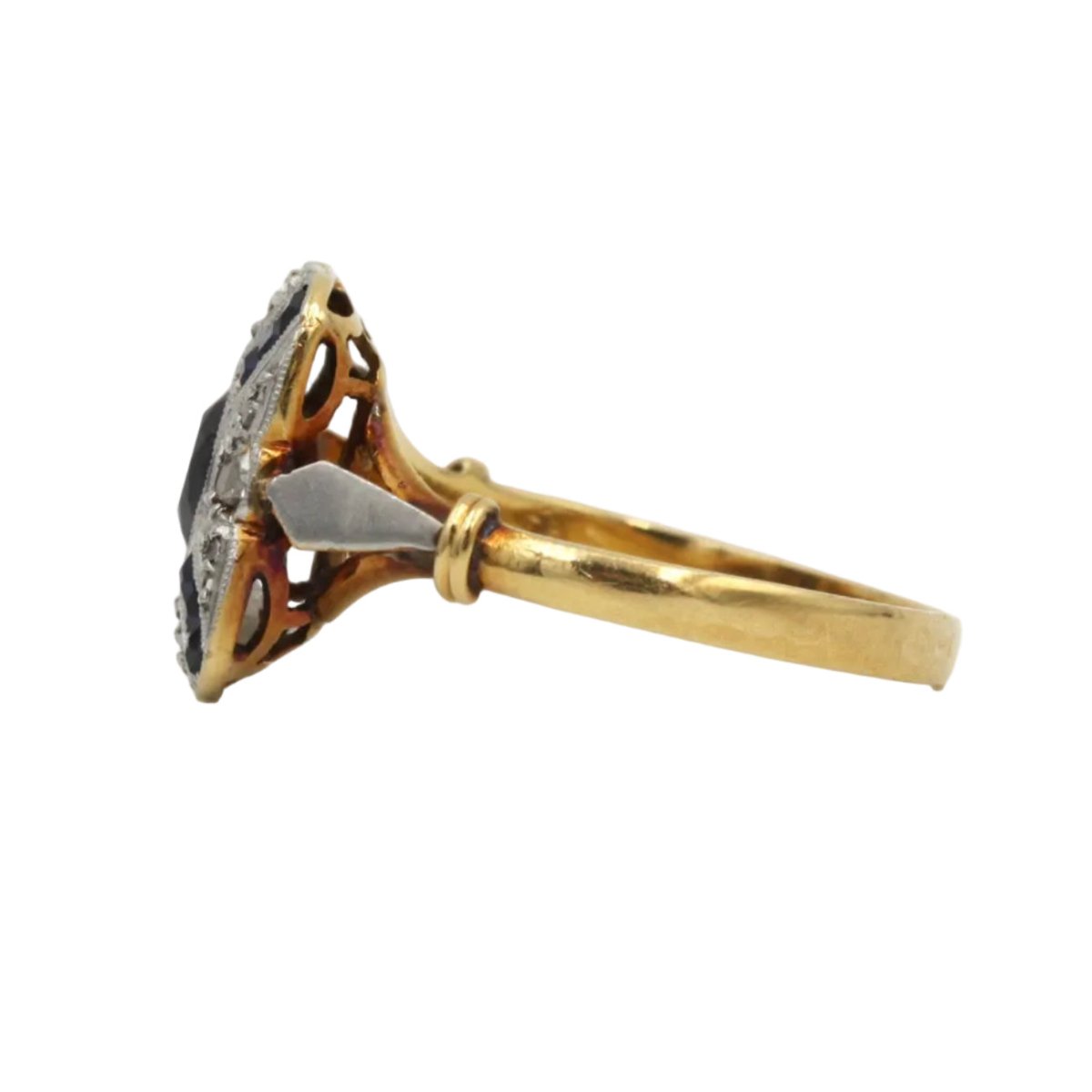 Bague Entourage en or jaune, platine, saphirs et diamants - Castafiore