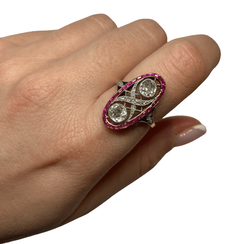 Bague Entourage en or jaune, rubis et diamants - Castafiore