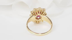 Bague Entourage en or jaune rubis et diamants - Castafiore