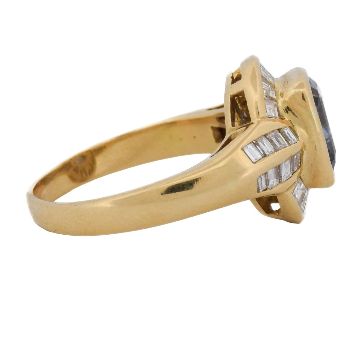Bague Entourage en or jaune, saphir et diamants - Castafiore