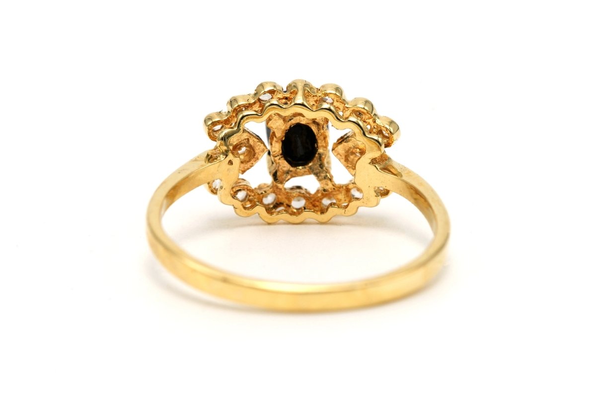 Bague Entourage en or jaune, saphir et diamants - Castafiore
