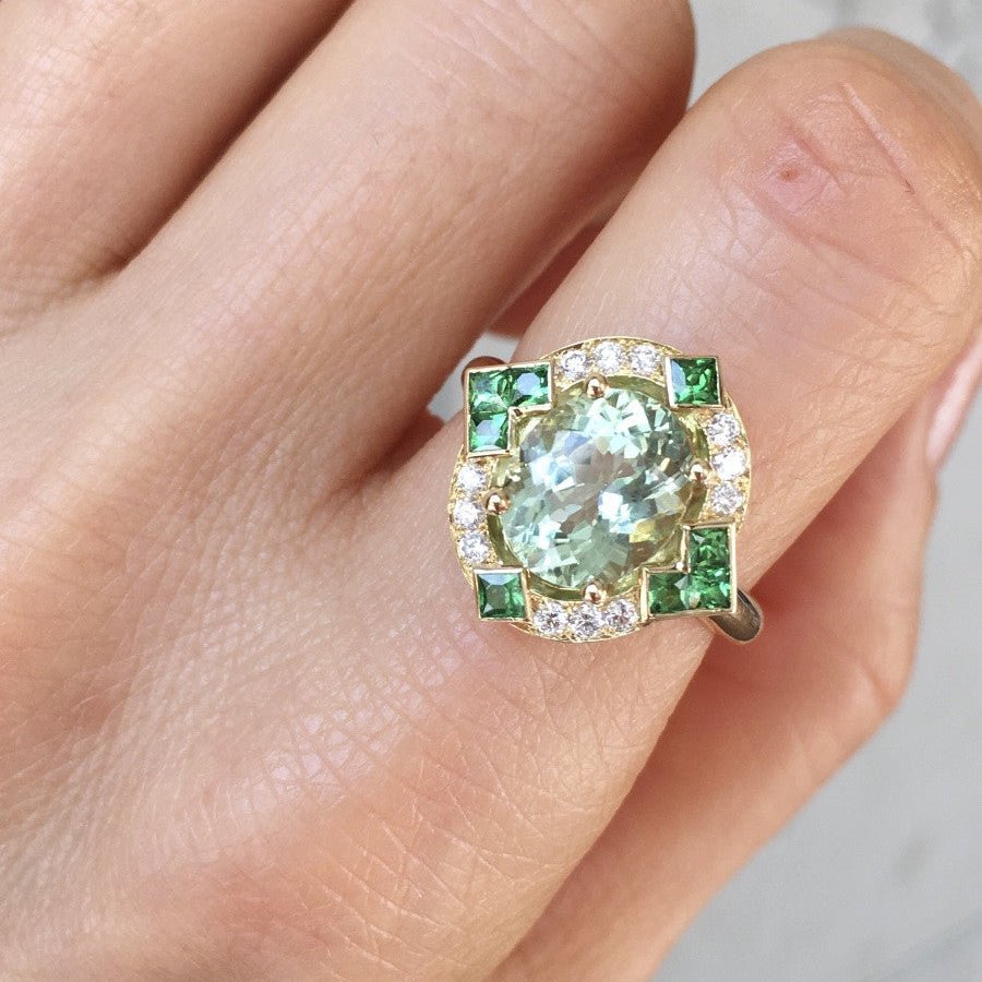 Bague Entourage en or jaune, tourmaline, tsavorites et diamants - Castafiore