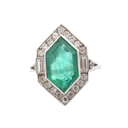 Bague Entourage en platine, émeraude et diamants - Castafiore