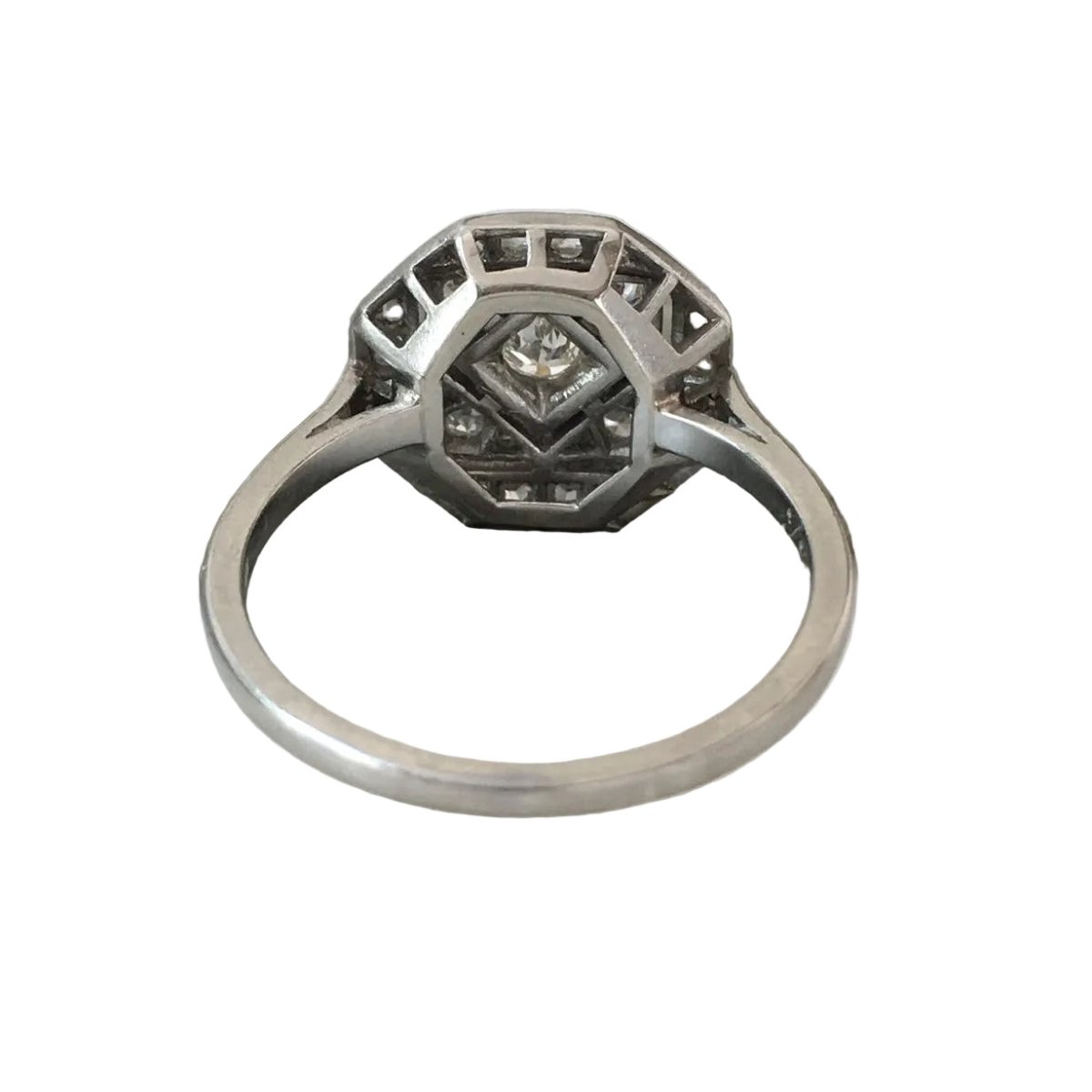 Bague Entourage en platine et diamants - Castafiore
