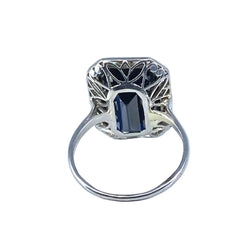Bague Entourage en platine, saphir et diamants - Castafiore