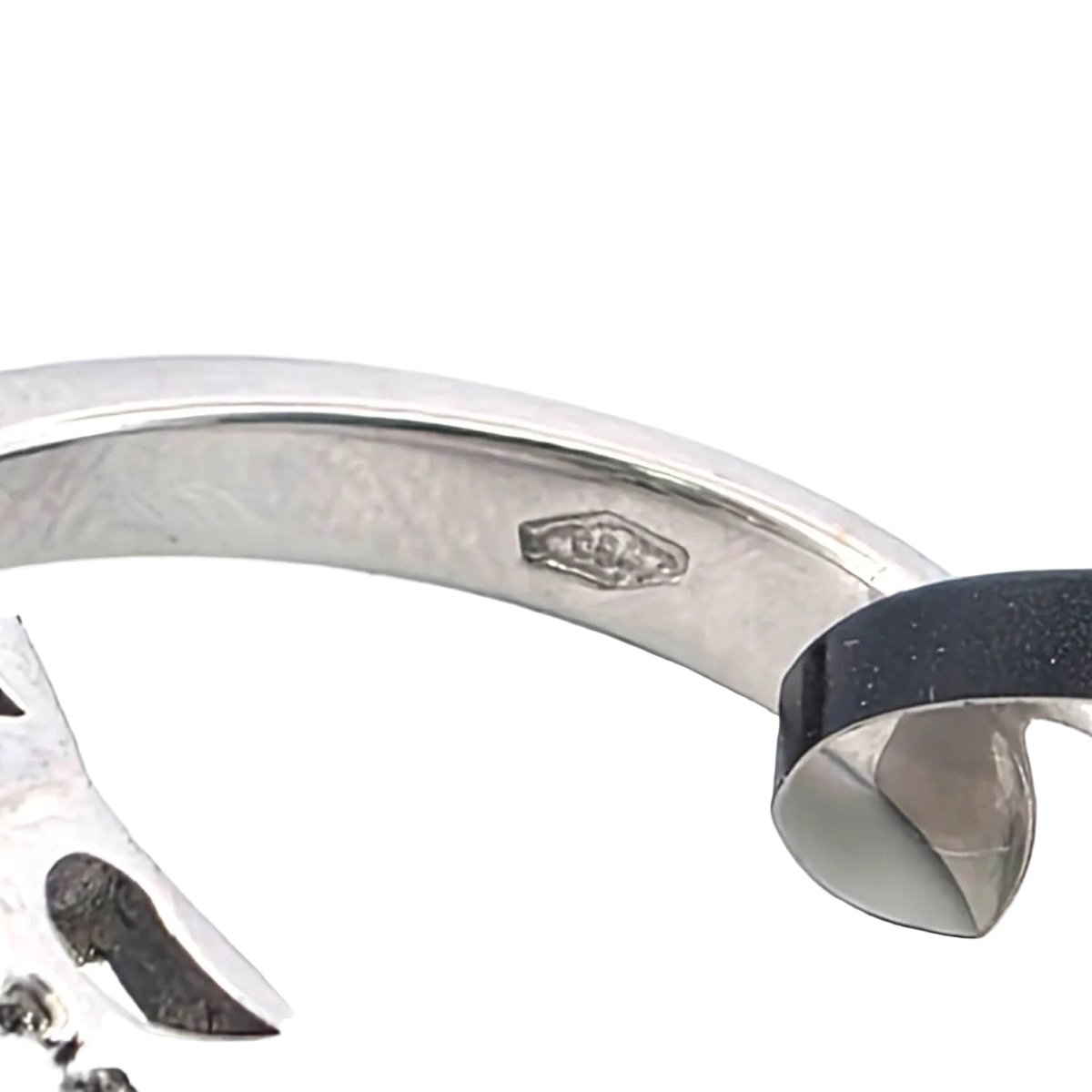 Bague Entourage en platine, saphir et diamants - Castafiore