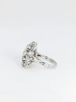 Bague fleur ancienne en or, platine et diamants figurant un motif floral - Castafiore