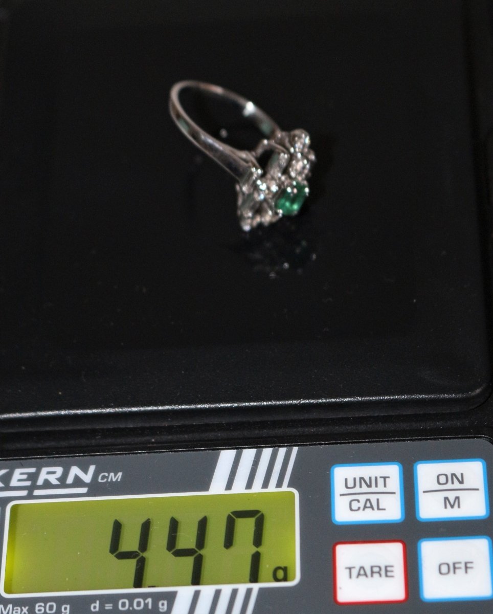 Bague Fleur Moderniste émeraude - Castafiore