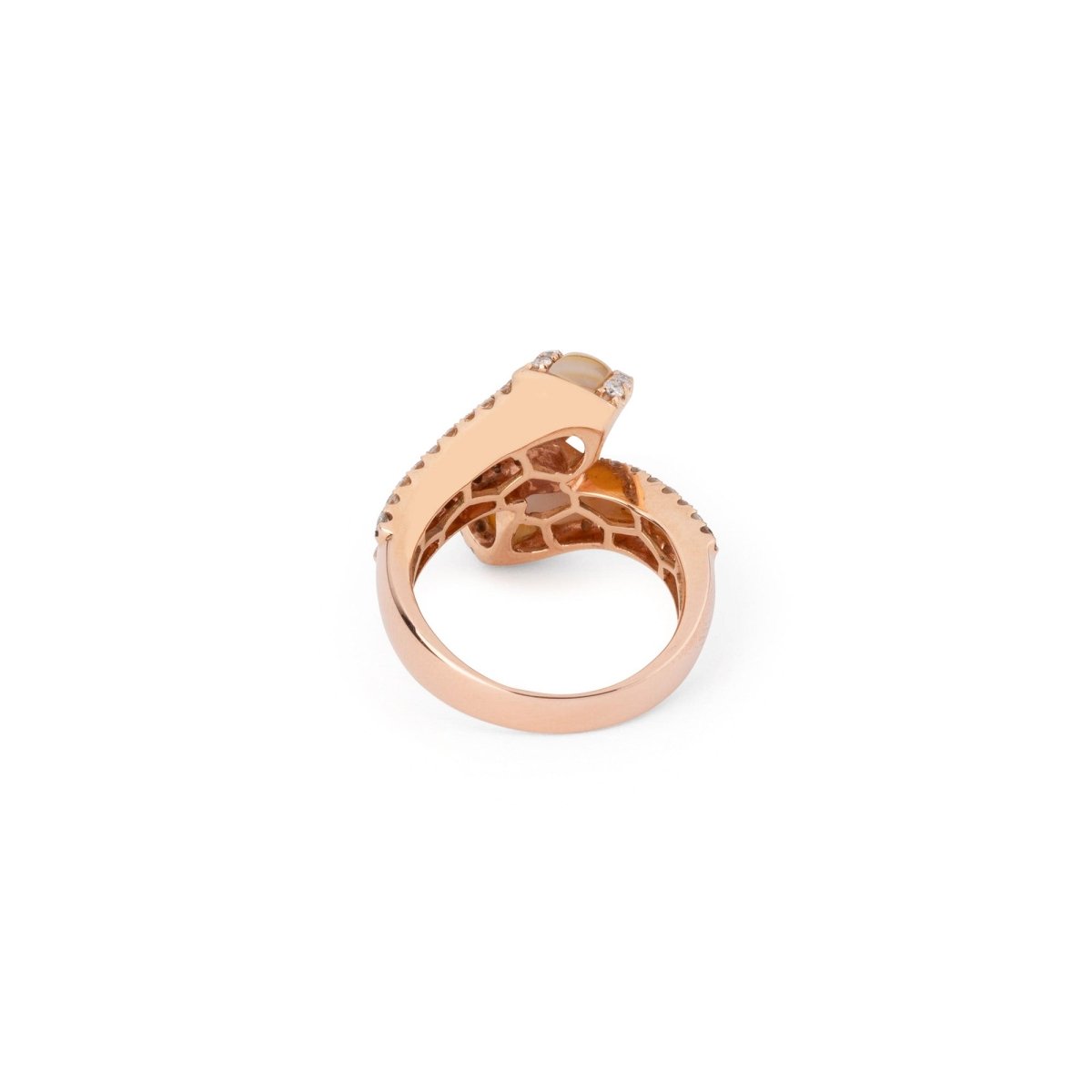 Bague Galon en or jaune, nacre et diamants - Castafiore