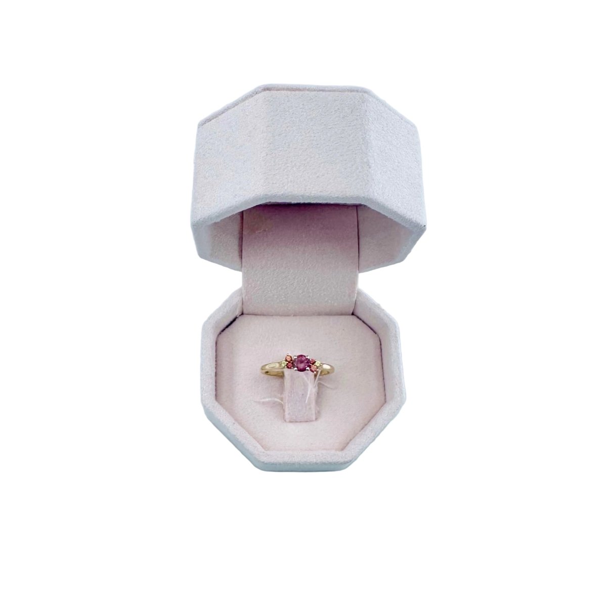 Bague GEMMYO "Baby Everbloom Camaïeux" en or jaune, tourmaline pêche, saphirs jaunes et oranges - Castafiore
