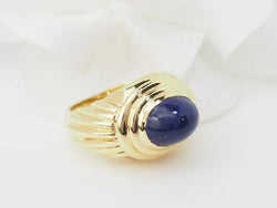 Bague godronnée en or jaune et cabochon Lapis Lazuli - Castafiore