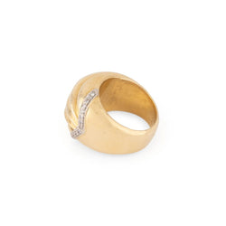 Bague godronnée en or jaune souligné d'une ligne de diamant - Castafiore