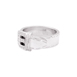 Bague GUCCI "Ceinture" en or blanc et diamants. - Castafiore