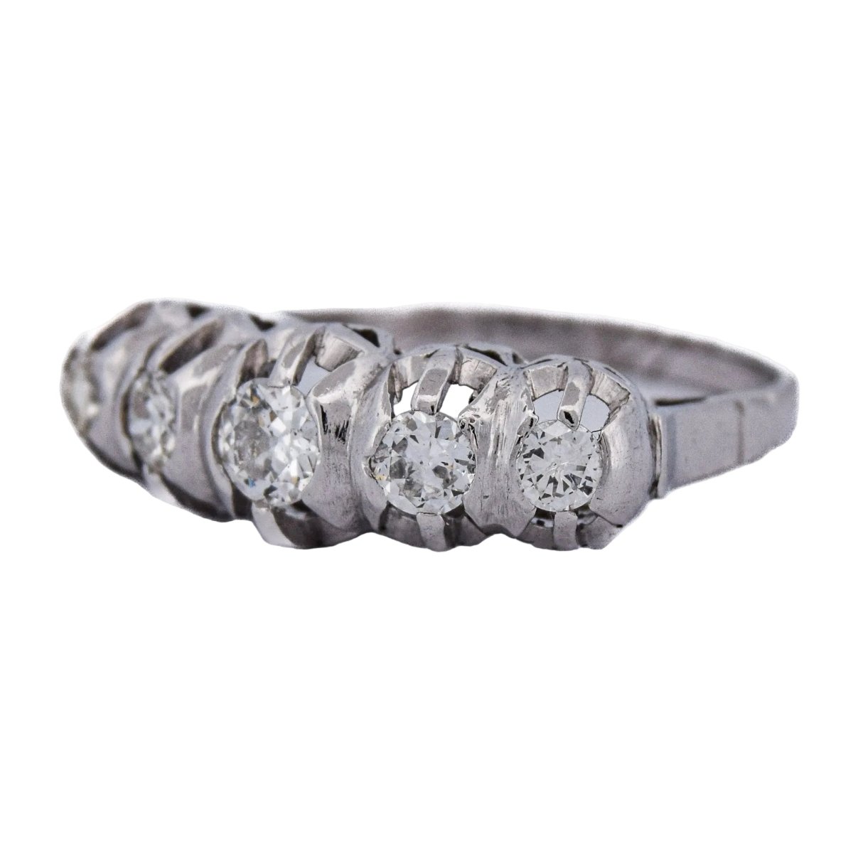 Bague Jarretière en or blanc et diamants - Castafiore