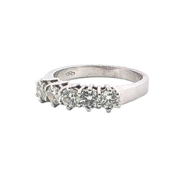 Bague Jarretière en or blanc et diamants - Castafiore