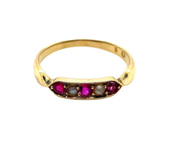 Bague Jarretière en or jaune, perles et pierres rouges - Castafiore