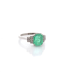 Bague Jarretière en platine, émeraude et diamants - Castafiore