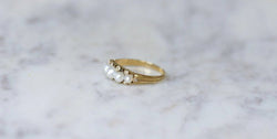 Bague jarretière perles et diamants - Castafiore
