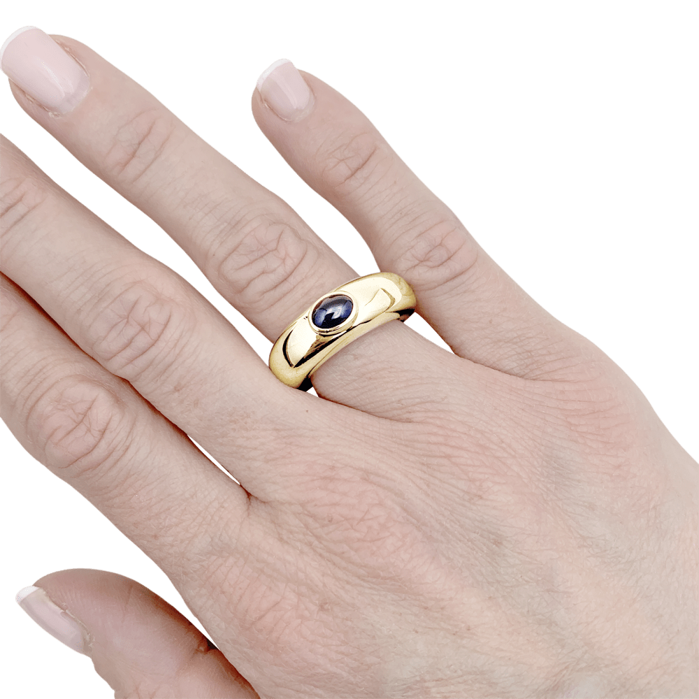 Bague Jonc CHAUMET "Anneau" en or jaune et saphir - Castafiore