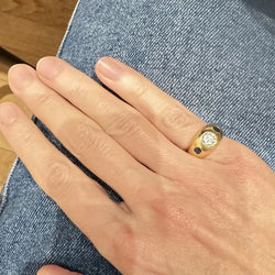 Bague Jonc CHAUMET en or jaune, saphirs et diamant - Castafiore