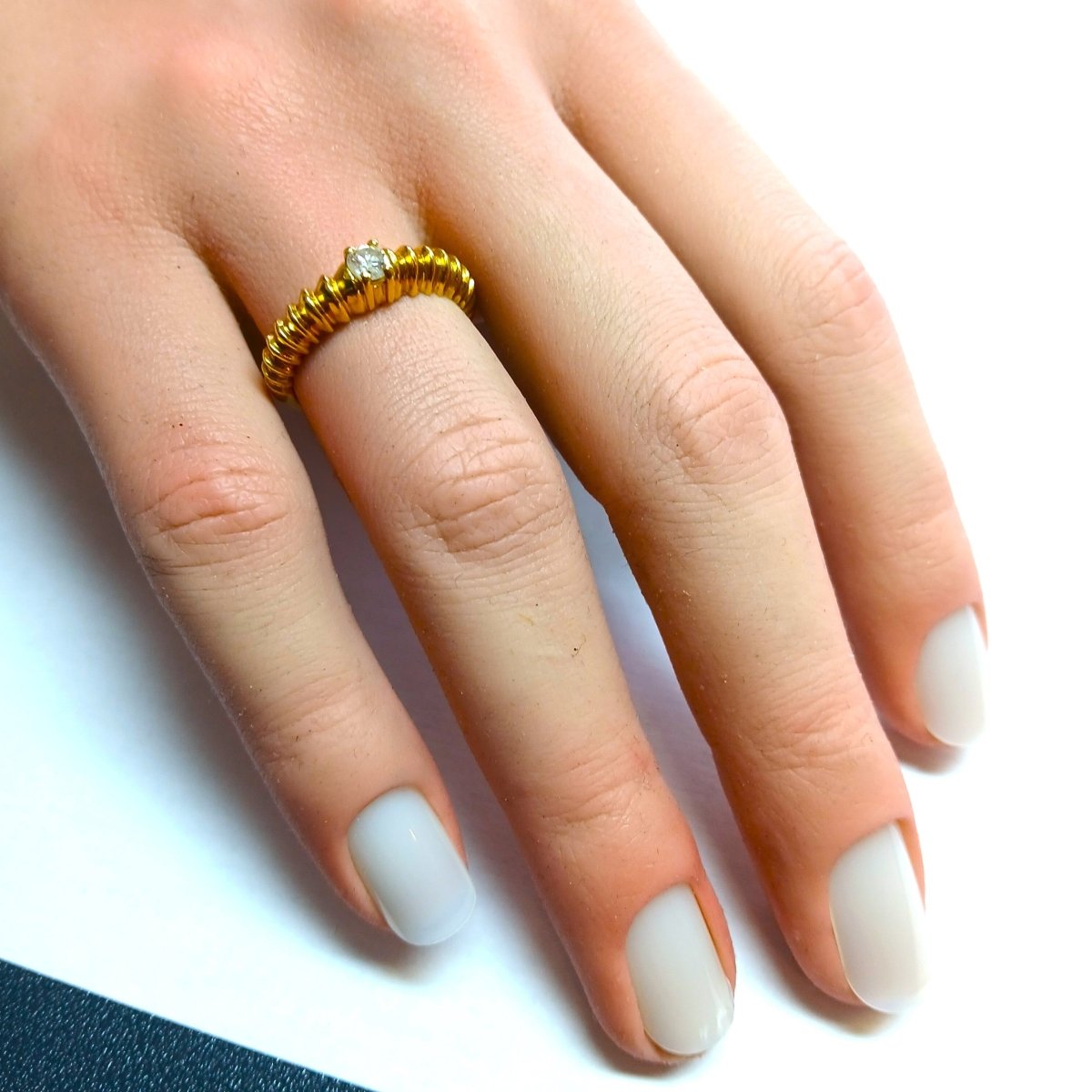Bague Jonc en or jaune et diamant - Castafiore