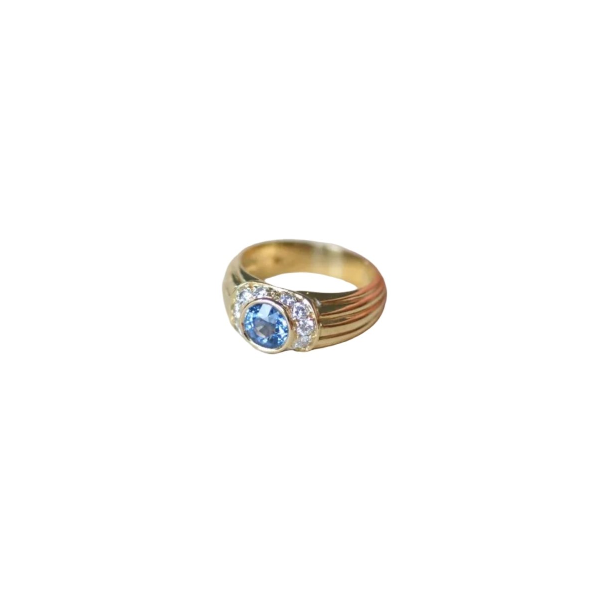 Bague jonc en or jaune, saphir, et diamants - Castafiore