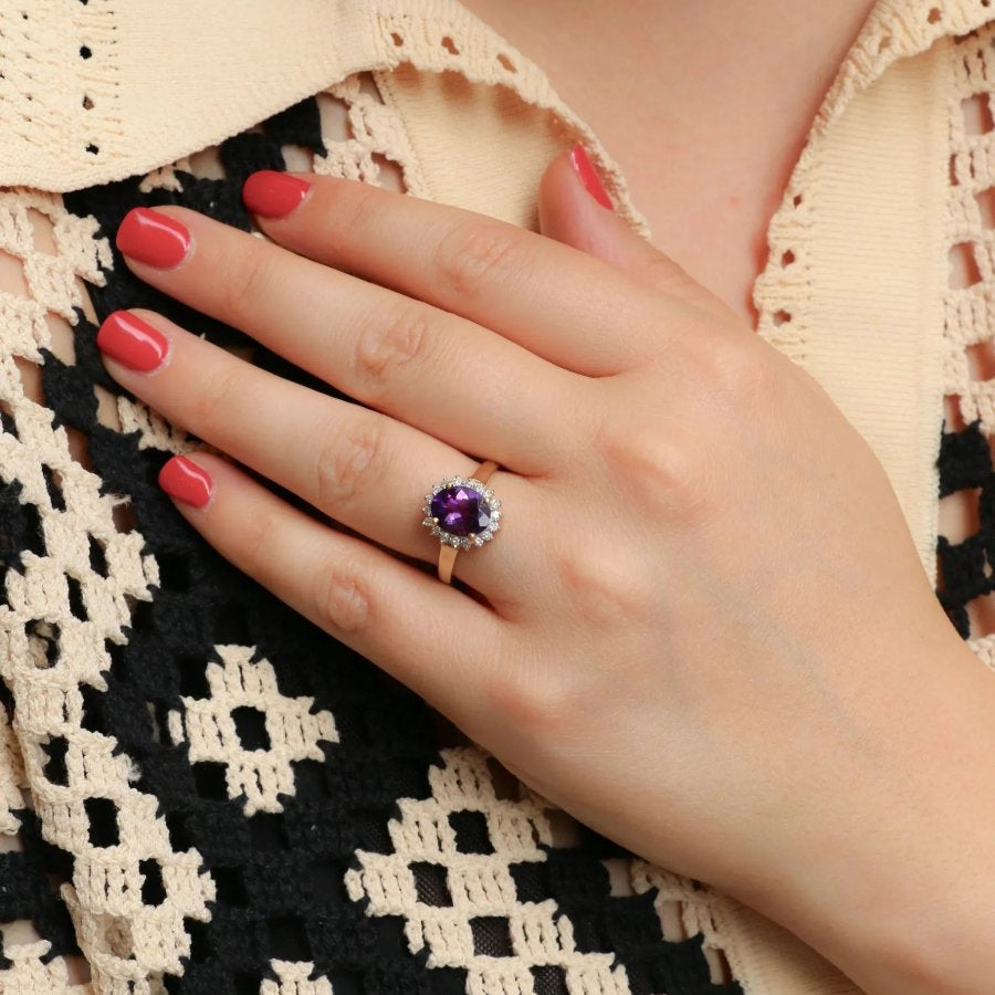 Bague marguerite améthyste ovale diamants - Castafiore