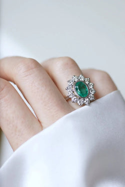 Bague marguerite Emeraude 1.60 Cts et diamants - Castafiore