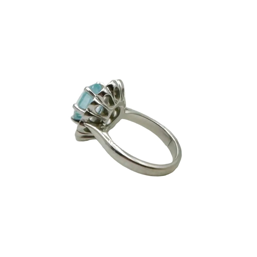 Bague Marguerite en or blanc, aigue - marine et diamants - Castafiore