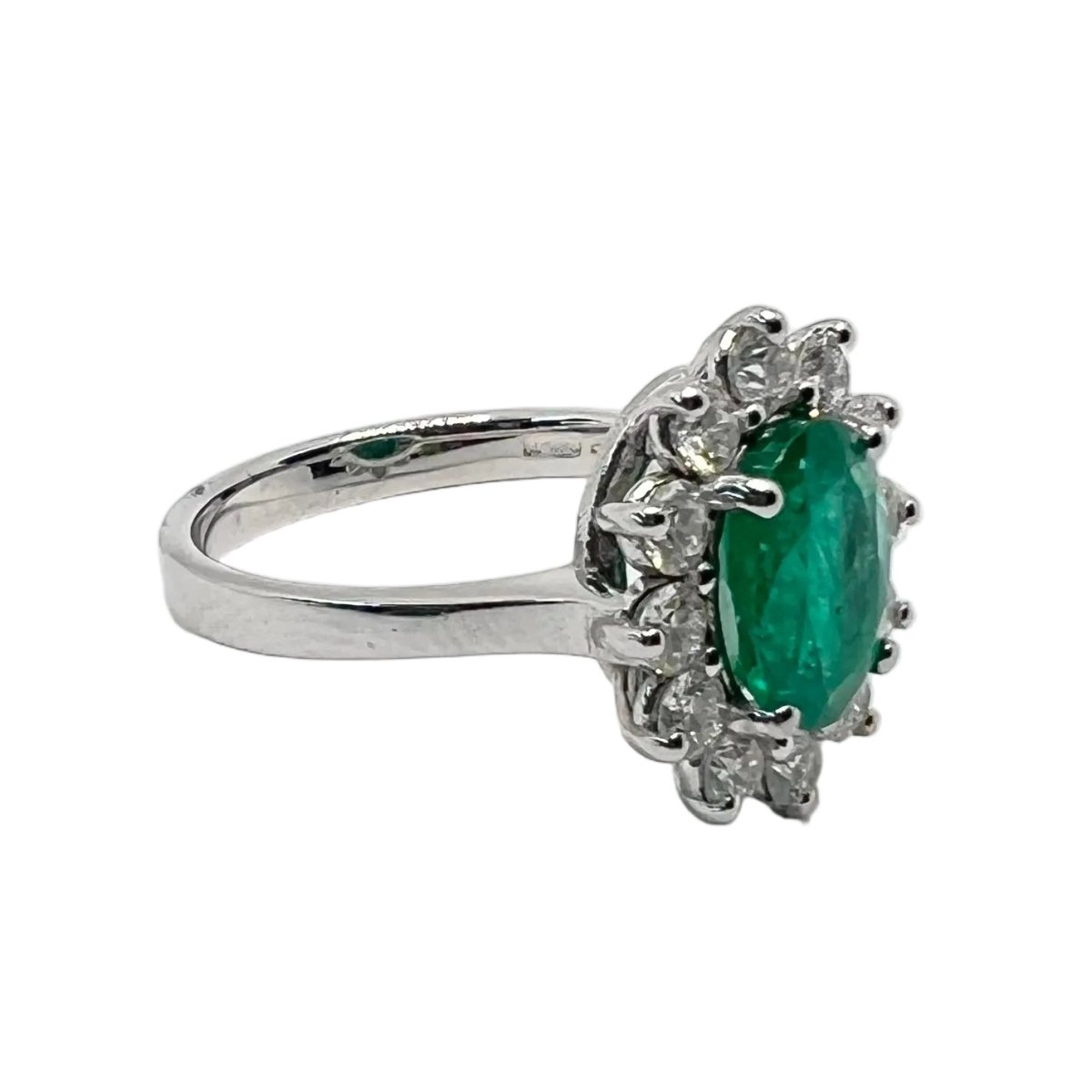 Bague Marguerite en or blanc, émeraude et diamants - Castafiore