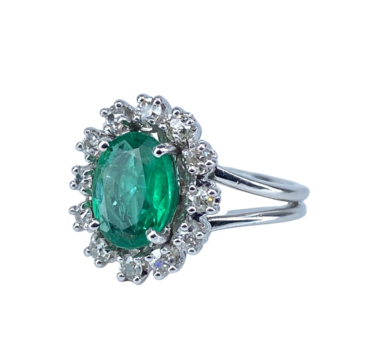 Bague Marguerite en or blanc, émeraude et diamants - Castafiore