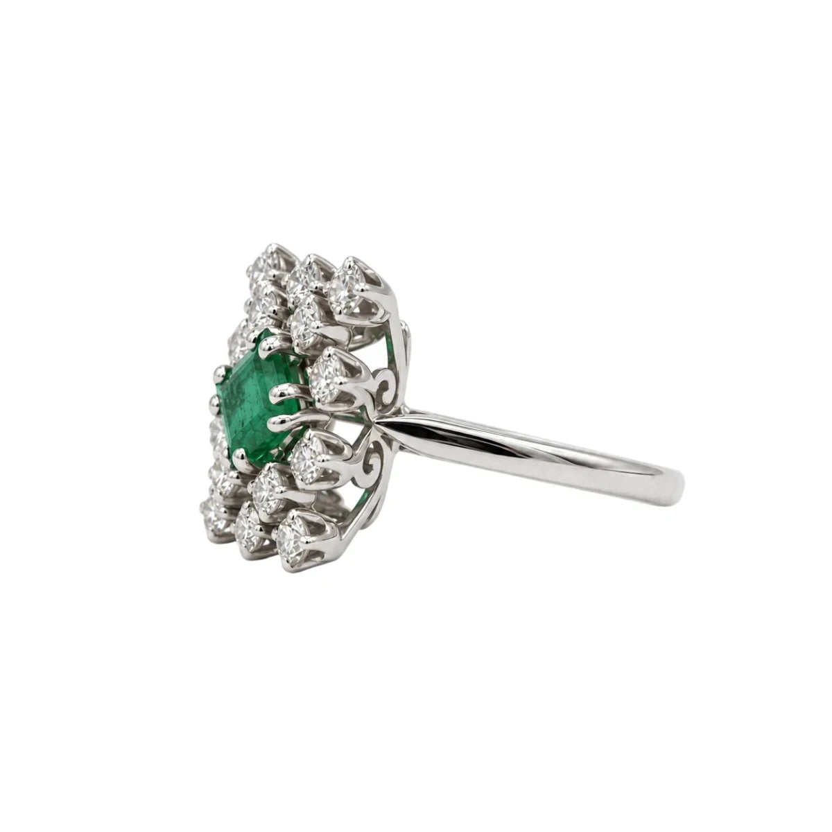Bague Marguerite en or blanc, émeraude et diamants - Castafiore