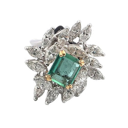 Bague Marguerite en or blanc, émeraude et diamants - Castafiore