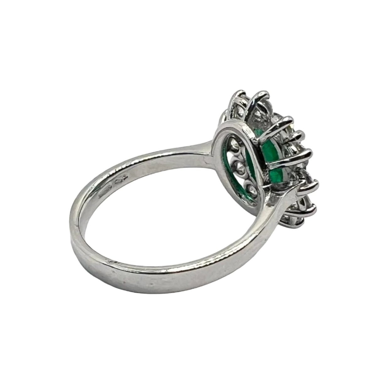 Bague Marguerite en or blanc, émeraude et diamants - Castafiore