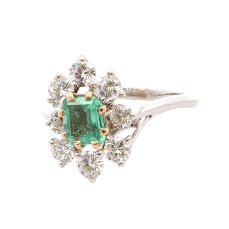 Bague Marguerite en or blanc, émeraude et diamants - Castafiore