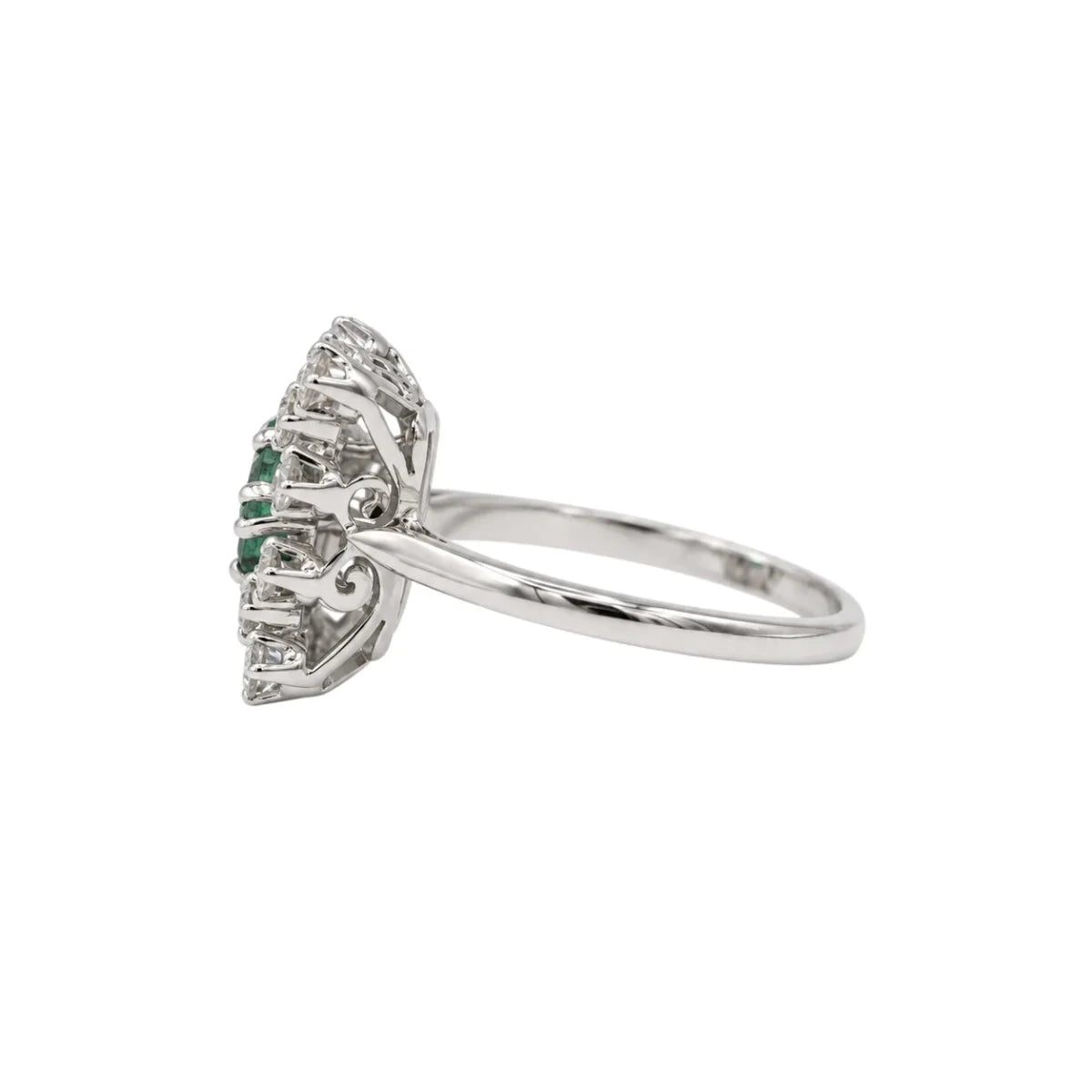 Bague Marguerite en or blanc, émeraude et diamants - Castafiore