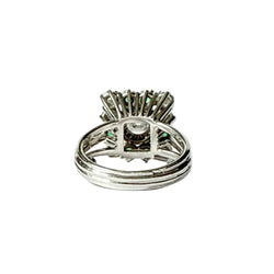 Bague Marguerite en or blanc, émeraudes et diamants - Castafiore