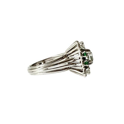 Bague Marguerite en or blanc, émeraudes et diamants - Castafiore