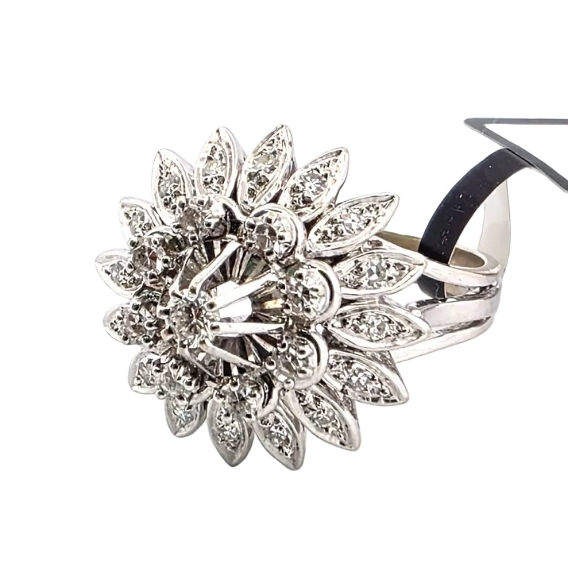Bague Marguerite en or blanc et diamants - Castafiore
